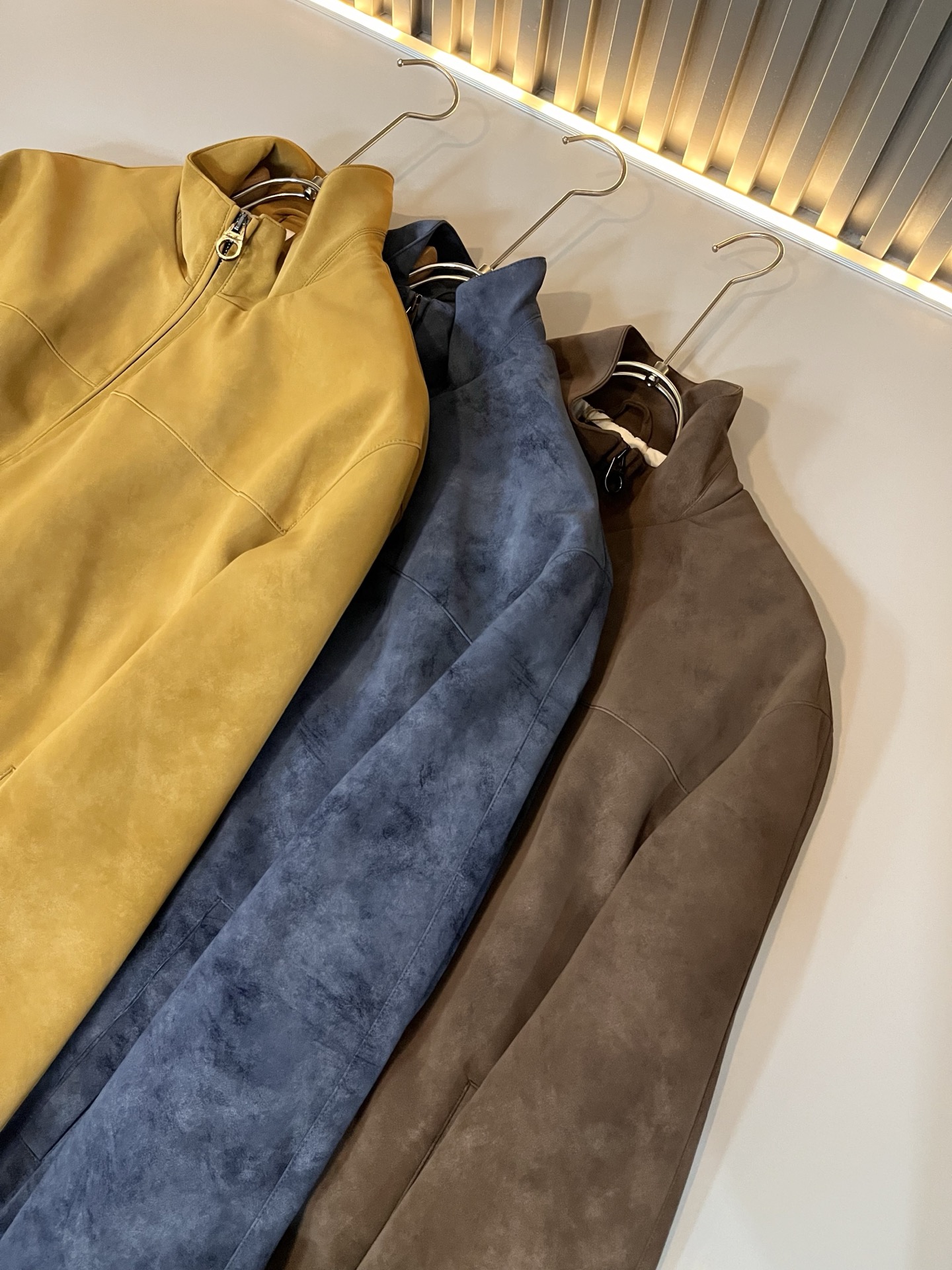 Loro Piana诺悠翩雅 2025秋冬新品男士休闲夹克外套，外贸公司订单！客供仿鹿绒材质，经典的专有