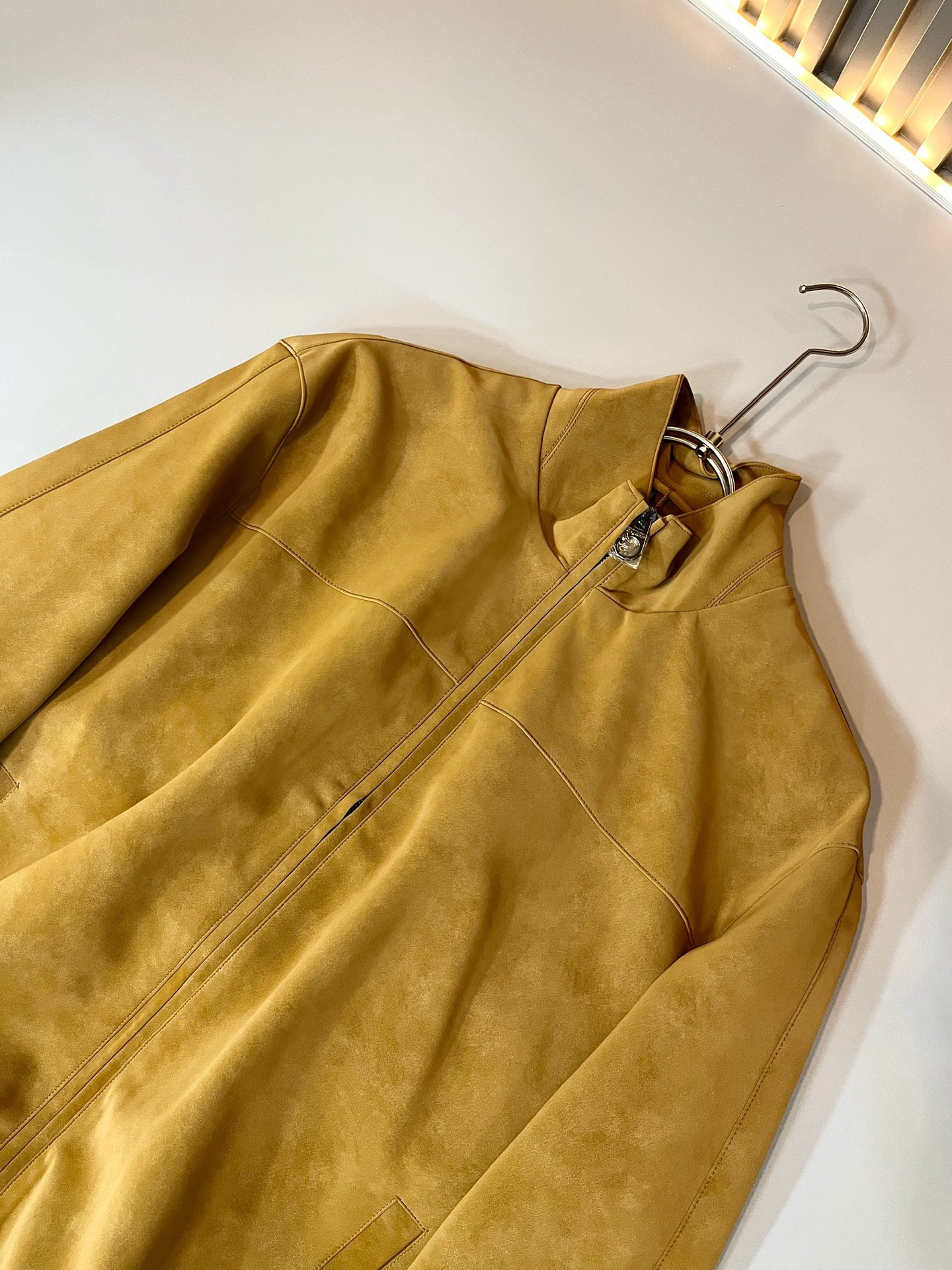 Loro Piana诺悠翩雅 2025秋冬新品男士休闲夹克外套，外贸公司订单！客供仿鹿绒材质，经典的专有