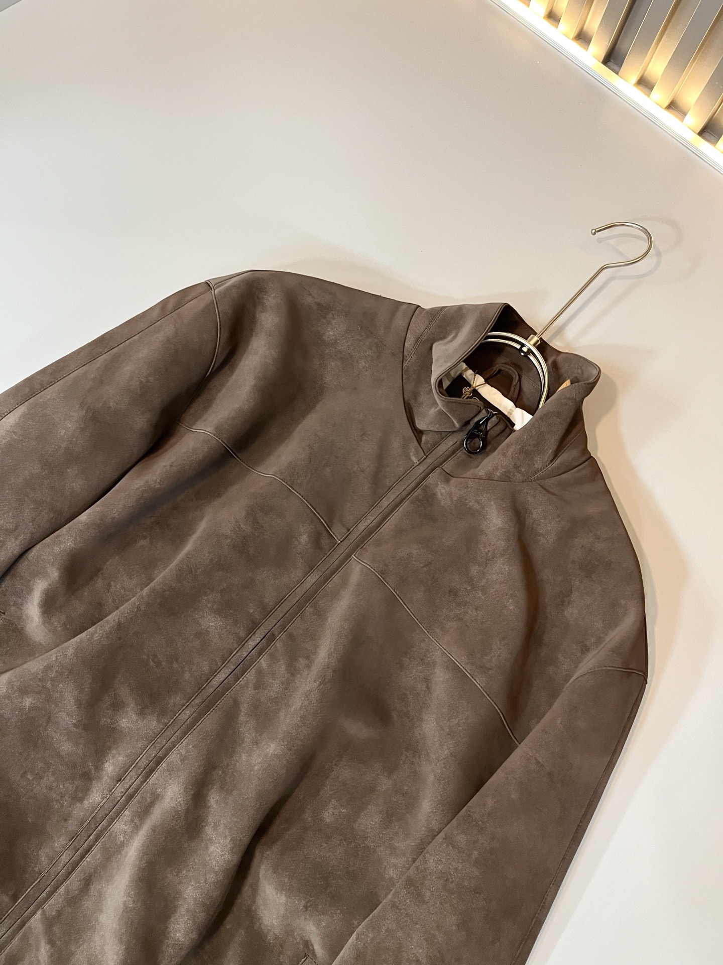 Loro Piana诺悠翩雅 2025秋冬新品男士休闲夹克外套，外贸公司订单！客供仿鹿绒材质，经典的专有