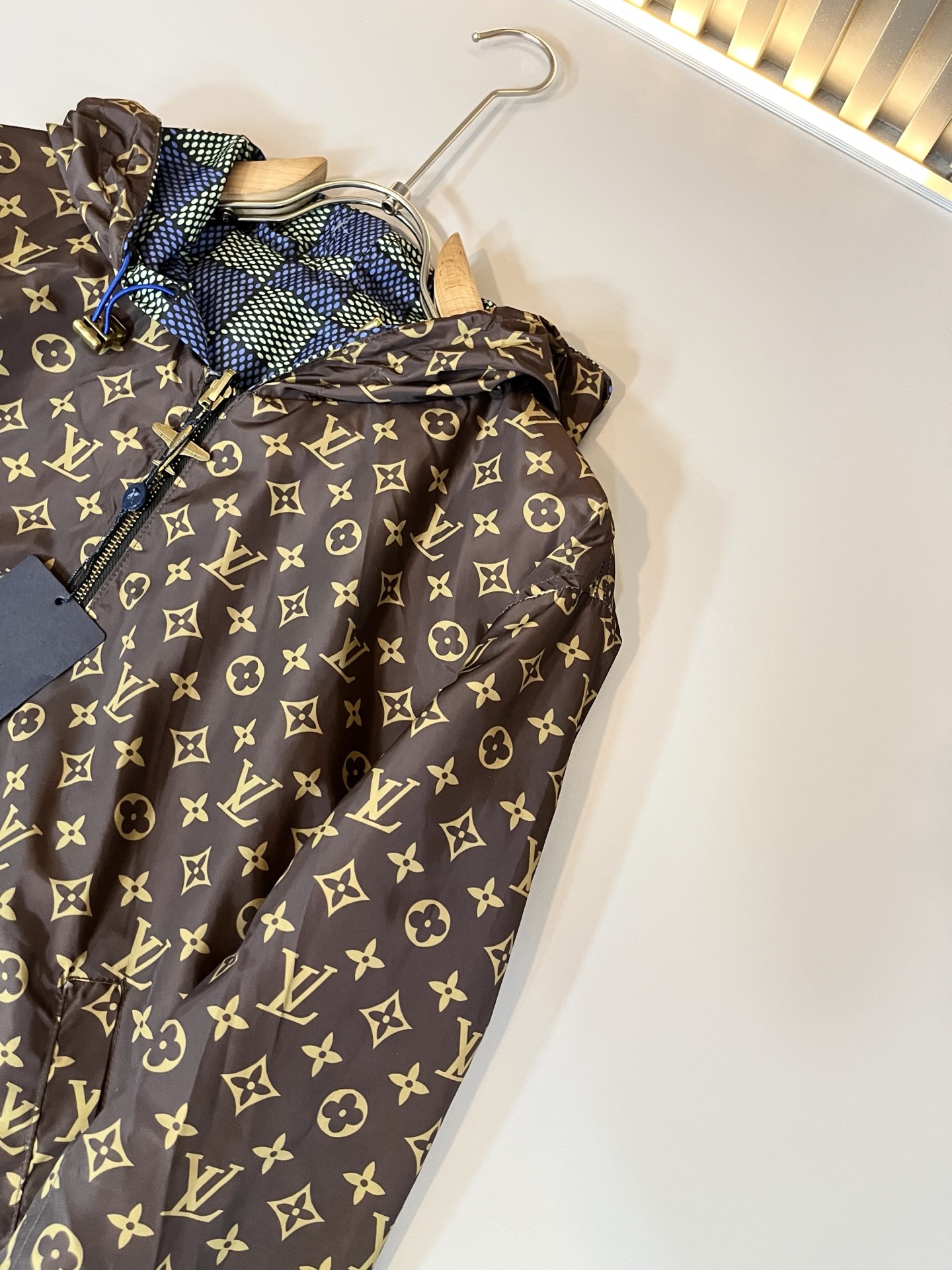  LouisVuitt*路易*登  ⚠️双面夹克！2025秋冬新品最新款棉服夹克外套，立体老花图案装夹克