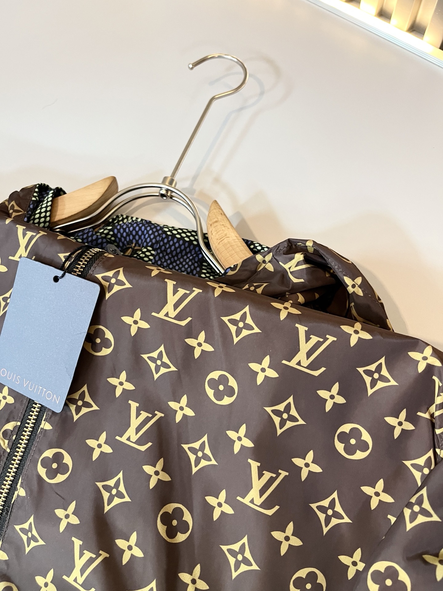  LouisVuitt*路易*登  ⚠️双面夹克！2025秋冬新品最新款棉服夹克外套，立体老花图案装夹克