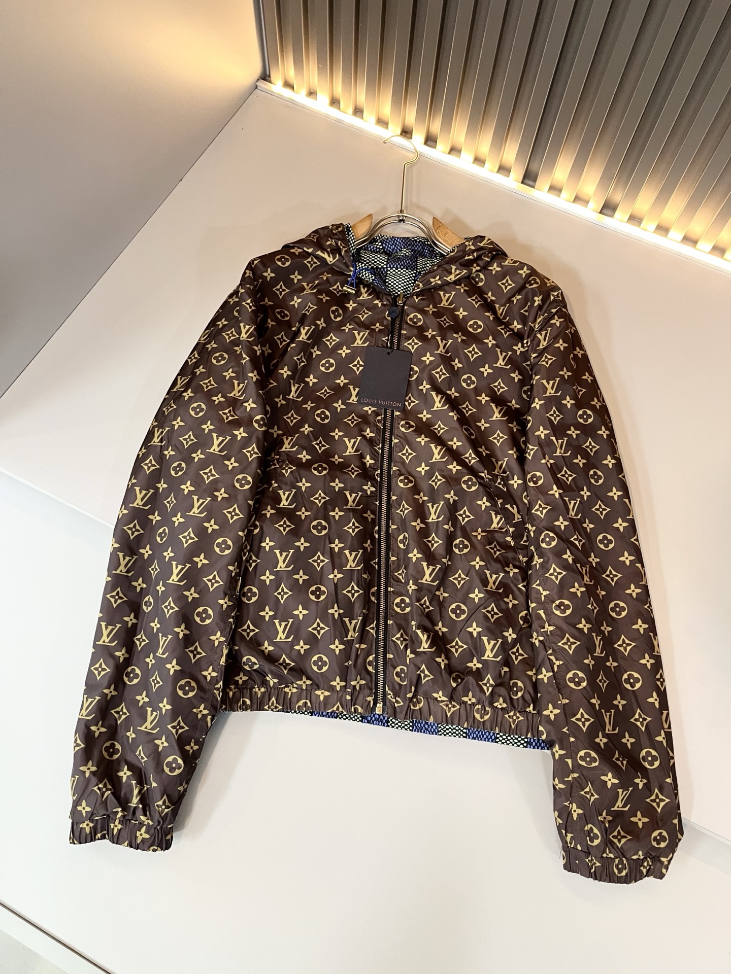  LouisVuitt*路易*登  ⚠️双面夹克！2025秋冬新品最新款棉服夹克外套，立体老花图案装夹克