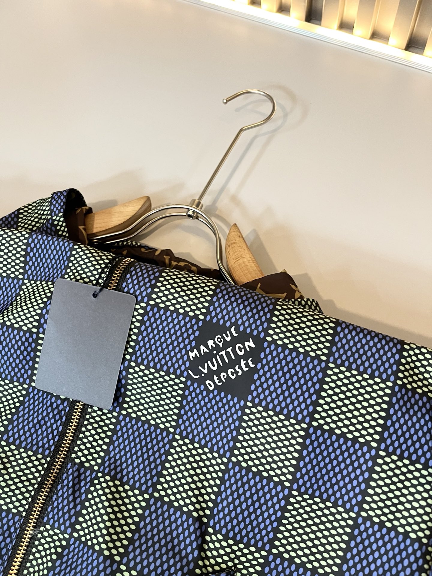  LouisVuitt*路易*登  ⚠️双面夹克！2025秋冬新品最新款棉服夹克外套，立体老花图案装夹克