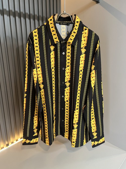 Versace 2025 Spring/Summer Original Long Sleeve Shirt with Logo Pattern 1 Versace 2025 Spring/Summer Original Long Sleeve Shirt with Logo Pattern