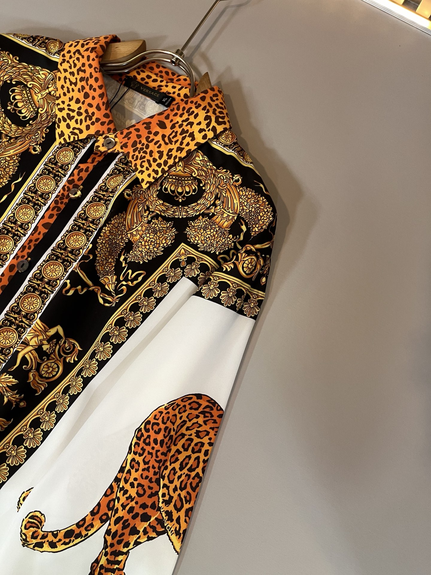 VERSACE 2025 Spring/Summer Luxury Printed Long Sleeve Shirt 6 i1755636352883 6112 0 4