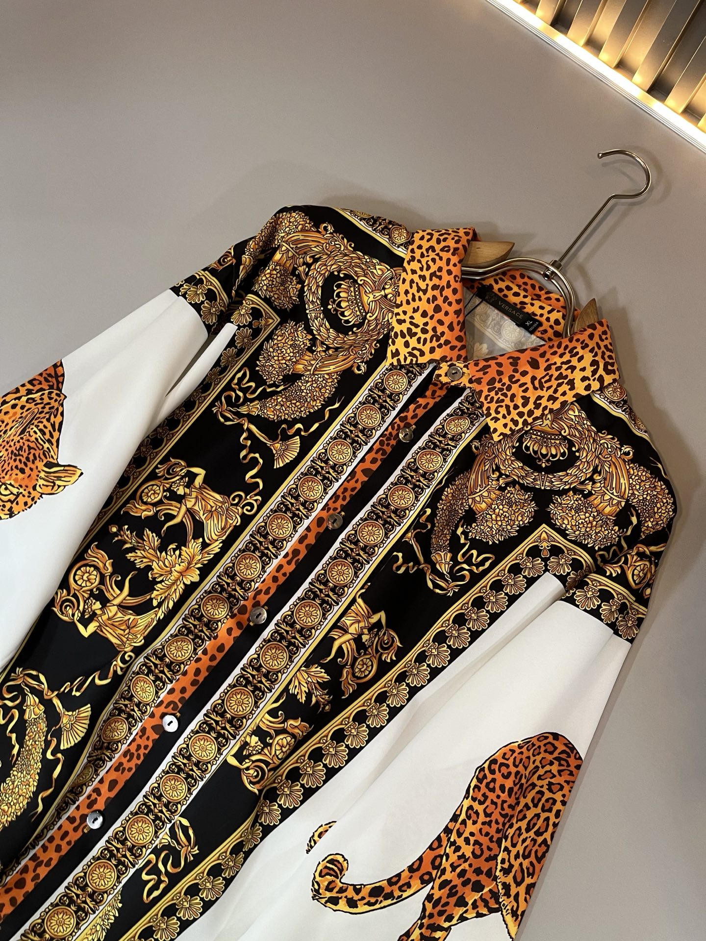 VERSACE 2025 Spring/Summer Luxury Printed Long Sleeve Shirt 5 i1755636355078 1301 0 3