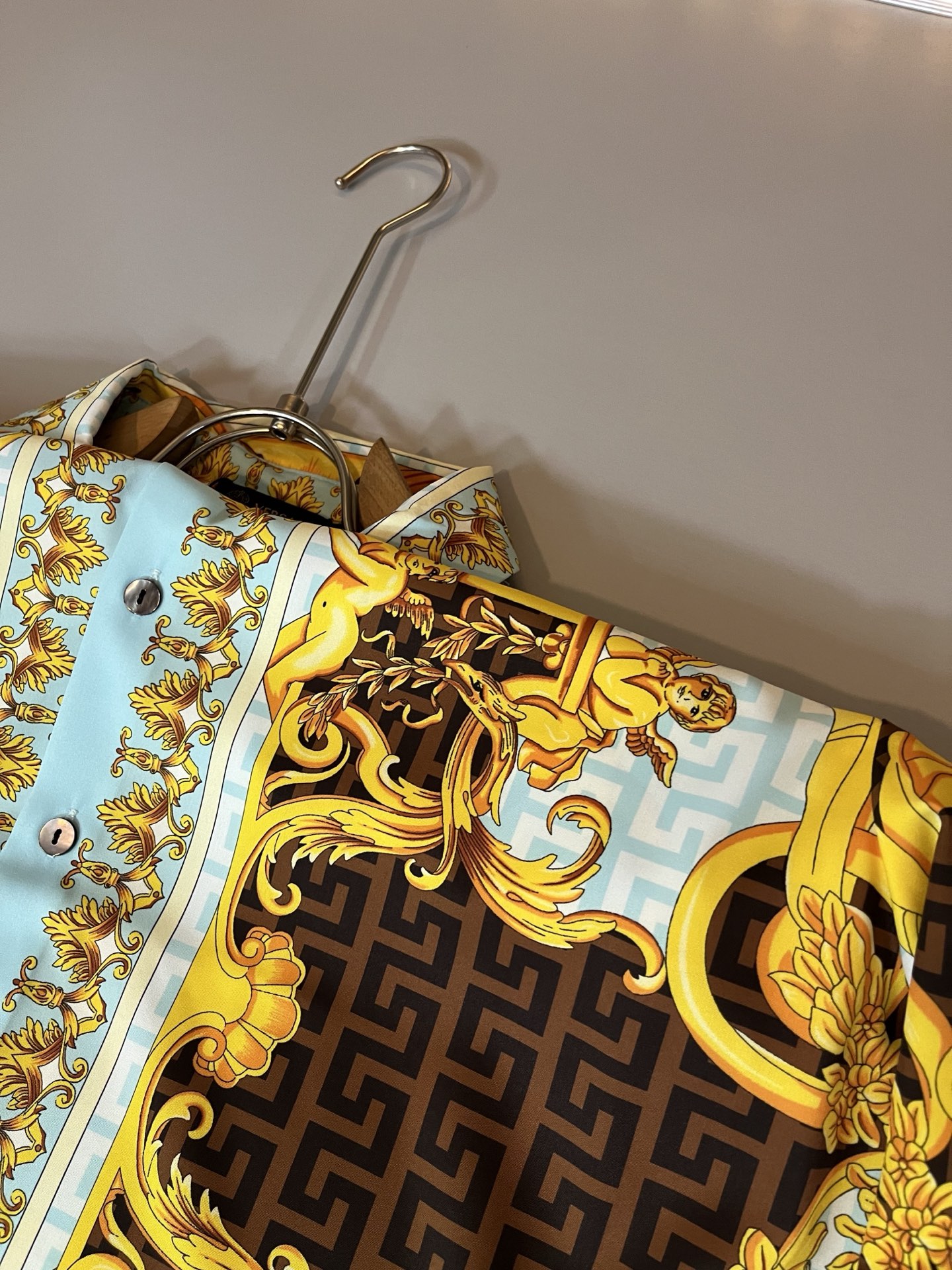 VERS*CE/范*哲 2025春夏新品原单长袖衬衣，VERS*CE/范*哲 贸易公司渠道 产品 值的推