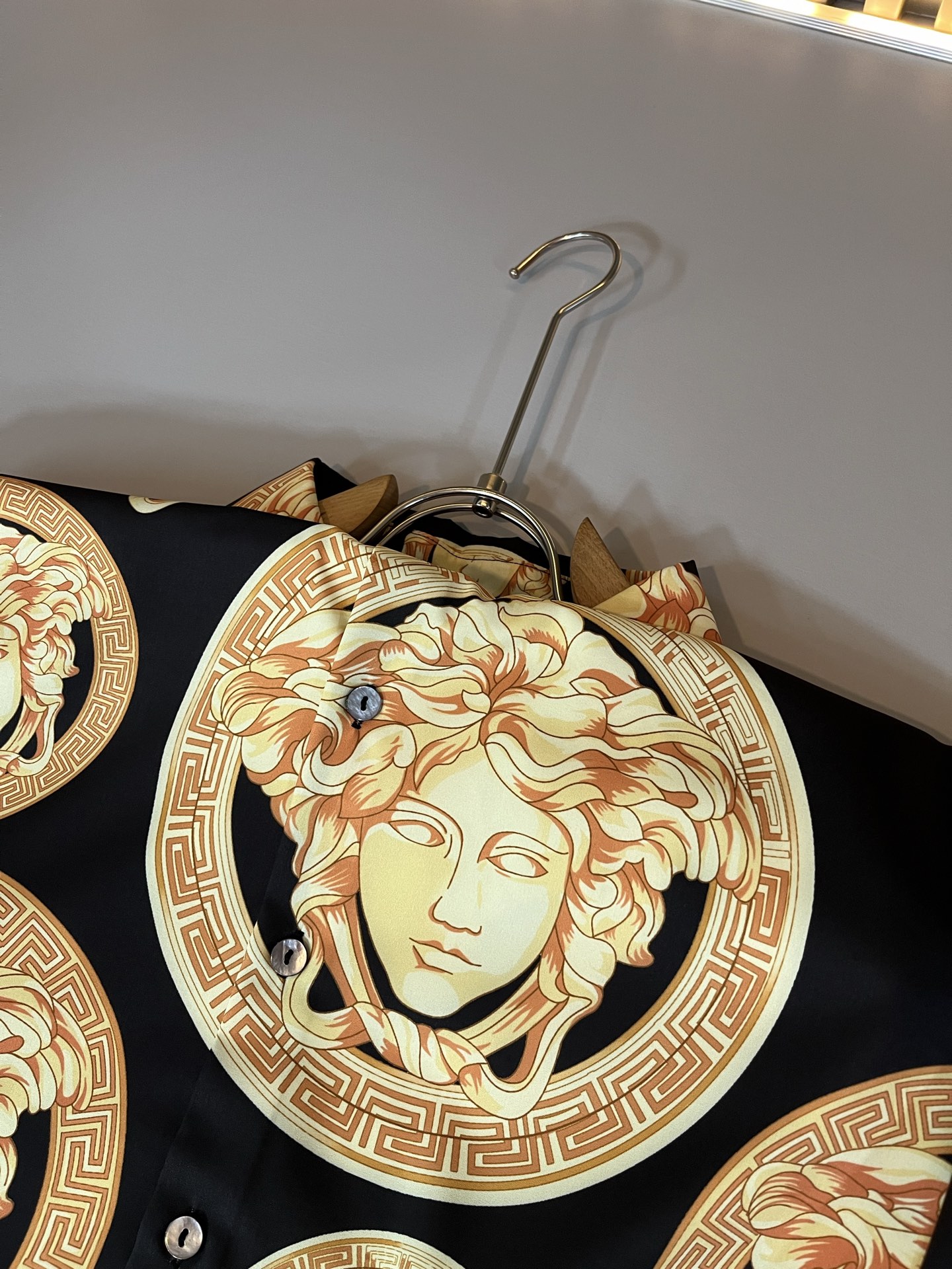 VERS*CE/范*哲 2025春夏新品原单长袖衬衣，VERS*CE/范*哲 贸易公司渠道 产品 值的推