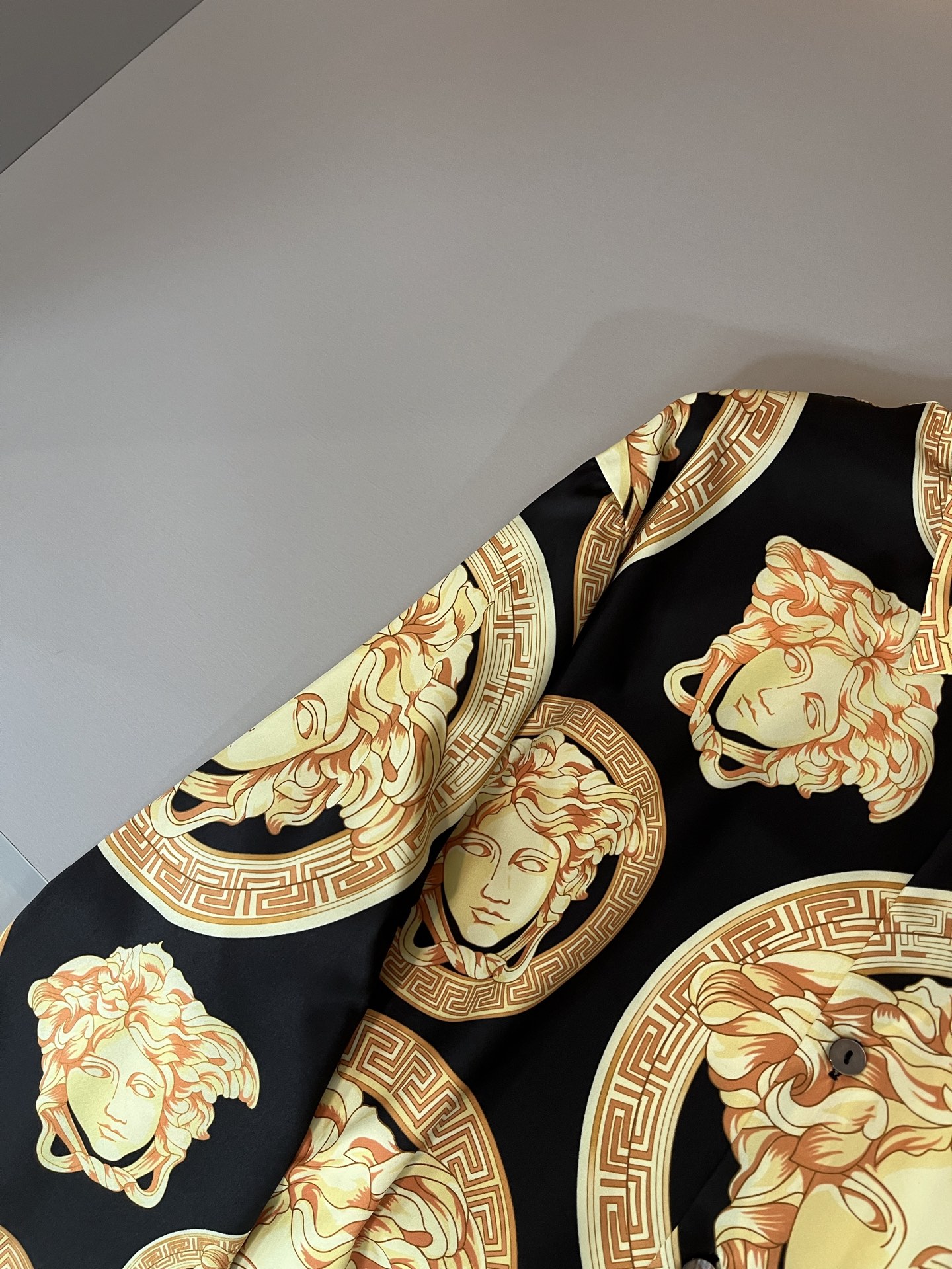 VERS*CE/范*哲 2025春夏新品原单长袖衬衣，VERS*CE/范*哲 贸易公司渠道 产品 值的推