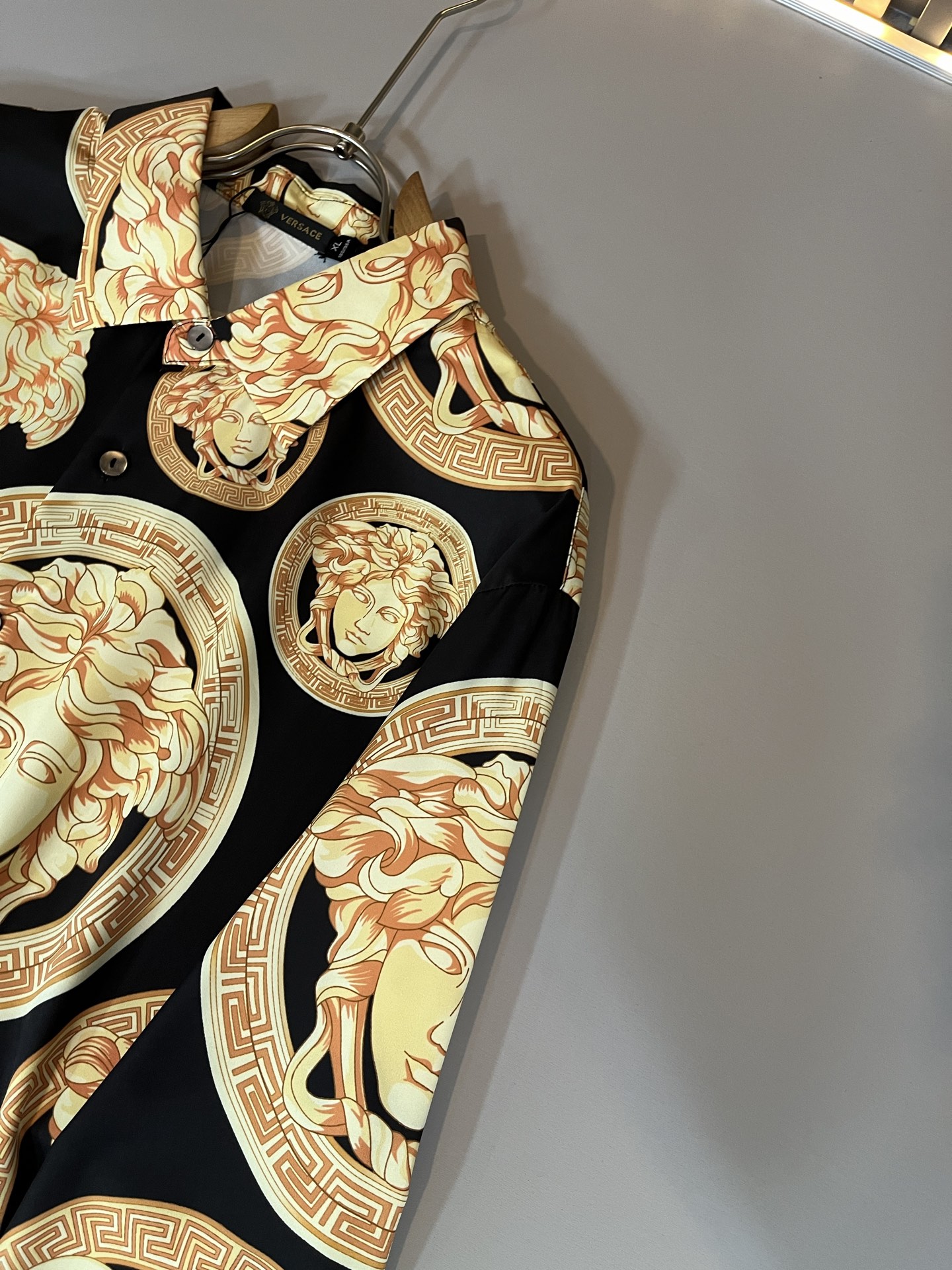 VERS*CE/范*哲 2025春夏新品原单长袖衬衣，VERS*CE/范*哲 贸易公司渠道 产品 值的推