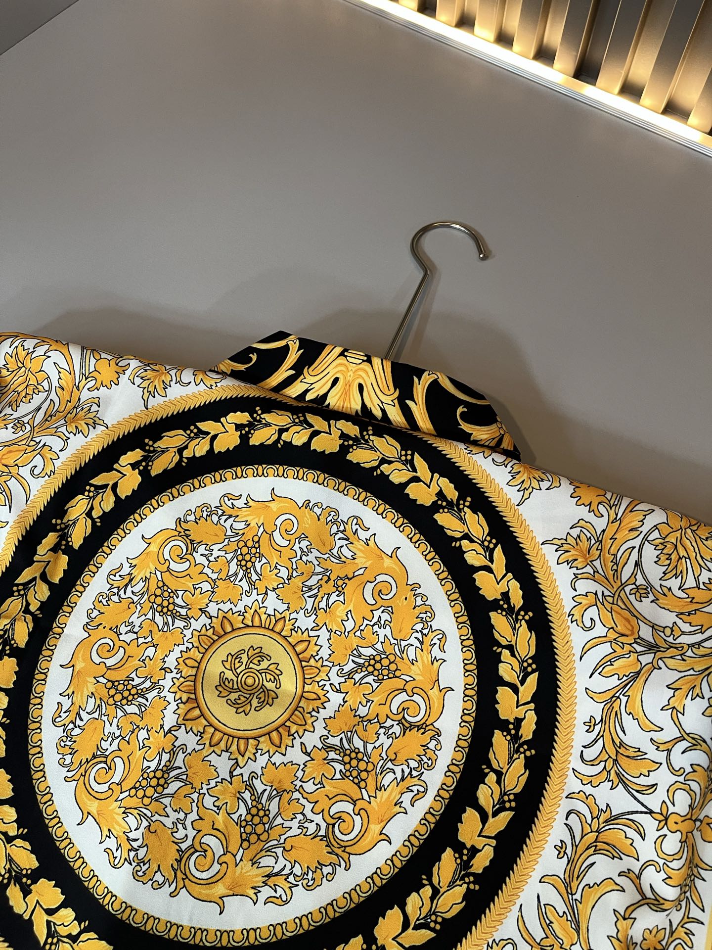 VERS*CE/范*哲 2025春夏新品原单长袖衬衣，VERS*CE/范*哲 贸易公司渠道 产品 值的推