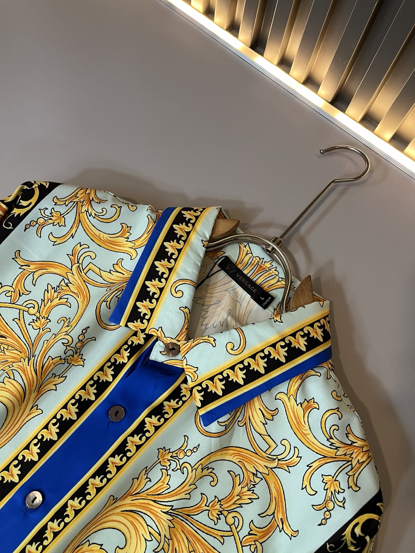 VERS*CE/范*哲 2025春夏新品原单长袖衬衣，VERS*CE/范*哲 贸易公司渠道 产品 值的推