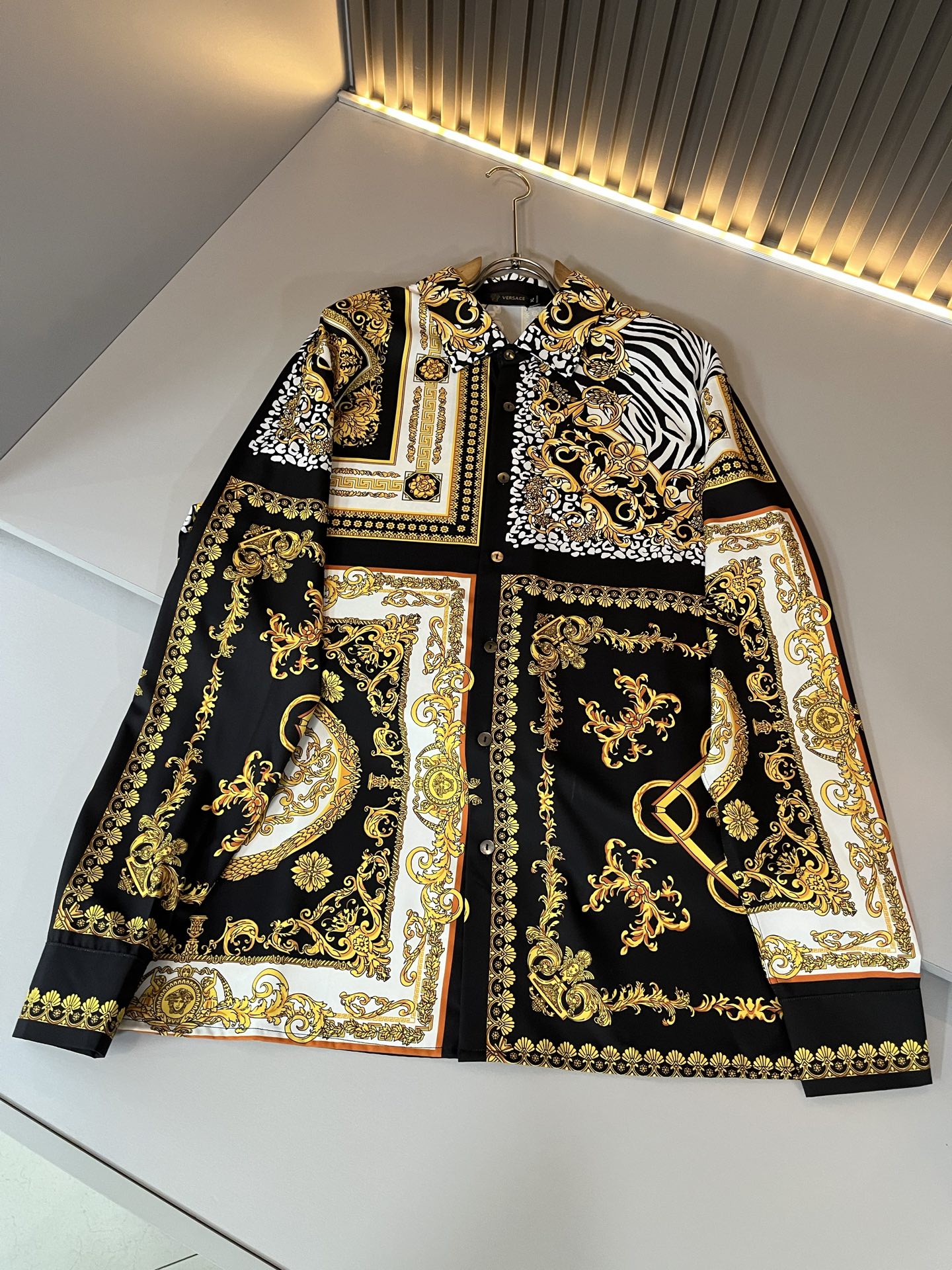 VERS*CE/范*哲 2025春夏新品原单长袖衬衣，VERS*CE/范*哲 贸易公司渠道 产品 值的推