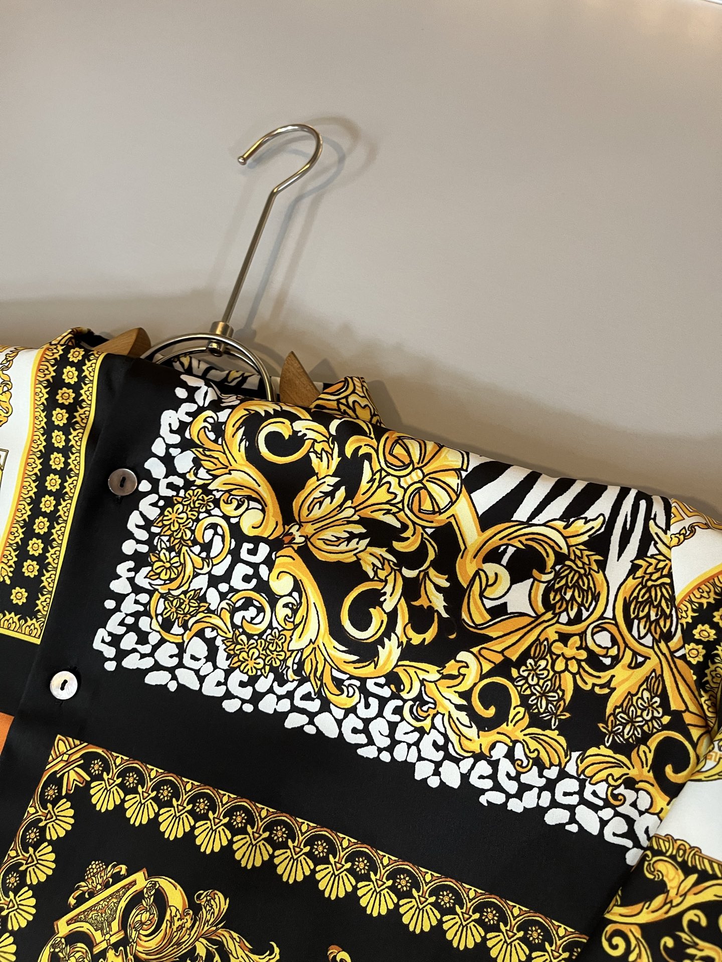 VERS*CE/范*哲 2025春夏新品原单长袖衬衣，VERS*CE/范*哲 贸易公司渠道 产品 值的推