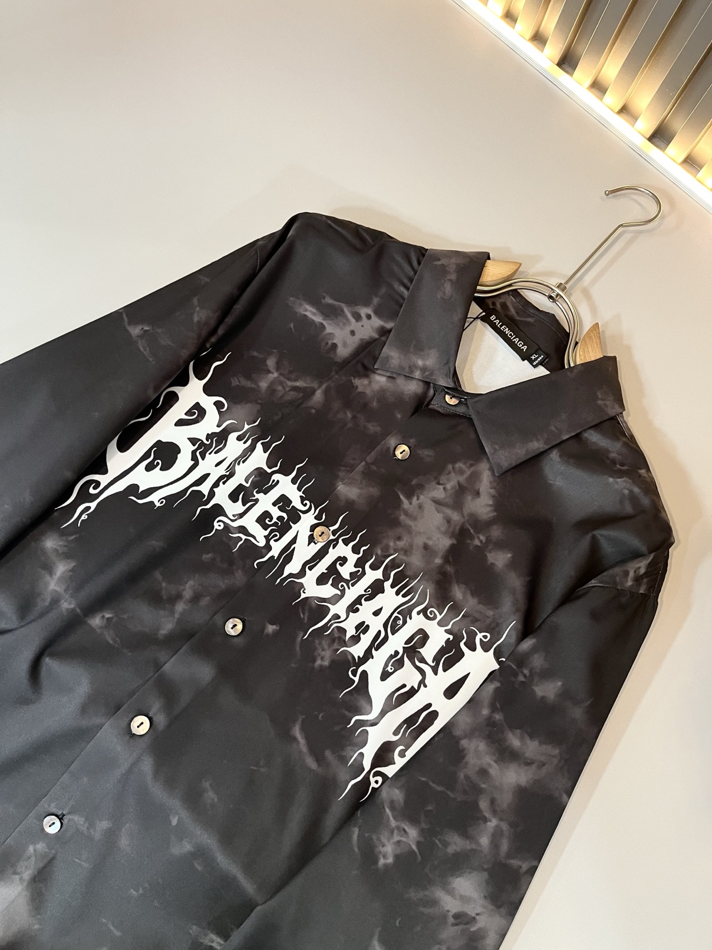 BALENCI*GA巴黎*家 2025春夏新款男女同款👫衬衣，走秀图案印花时尚休闲短袖衬衣，胸前logo