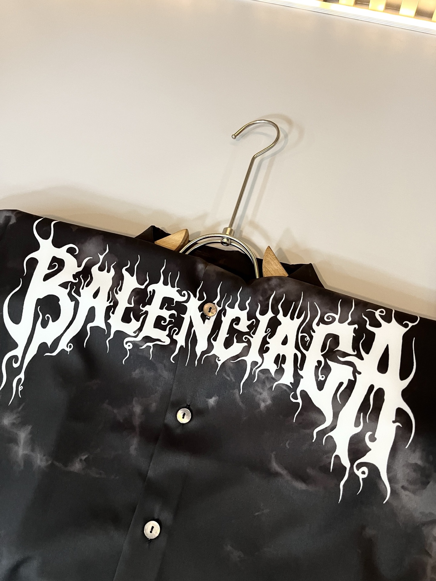 BALENCI*GA巴黎*家 2025春夏新款男女同款👫衬衣，走秀图案印花时尚休闲短袖衬衣，胸前logo