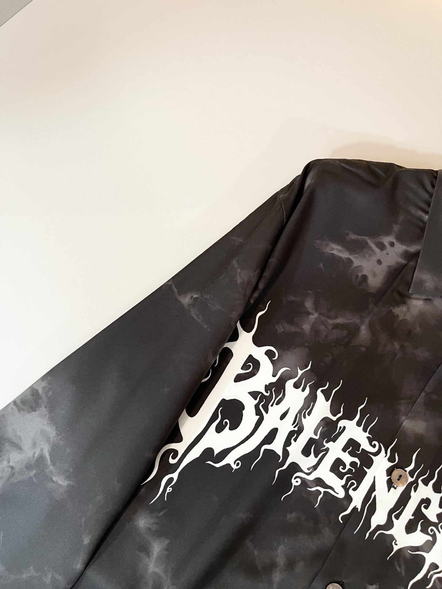 BALENCI*GA巴黎*家 2025春夏新款男女同款👫衬衣，走秀图案印花时尚休闲短袖衬衣，胸前logo