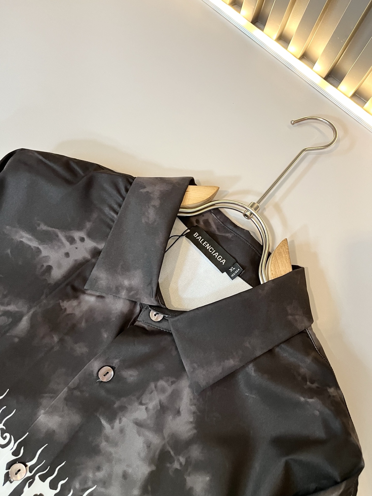 BALENCI*GA巴黎*家 2025春夏新款男女同款👫衬衣，走秀图案印花时尚休闲短袖衬衣，胸前logo