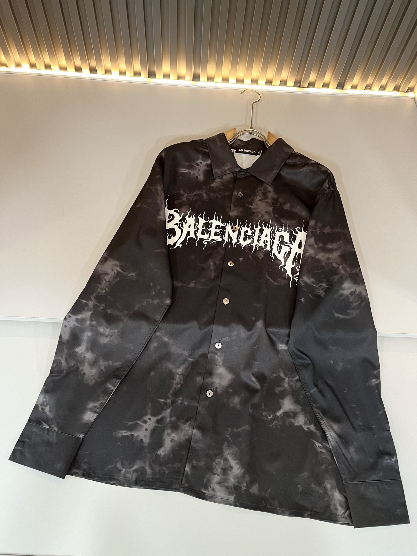 BALENCI*GA巴黎*家 2025春夏新款男女同款👫衬衣，走秀图案印花时尚休闲短袖衬衣，胸前logo