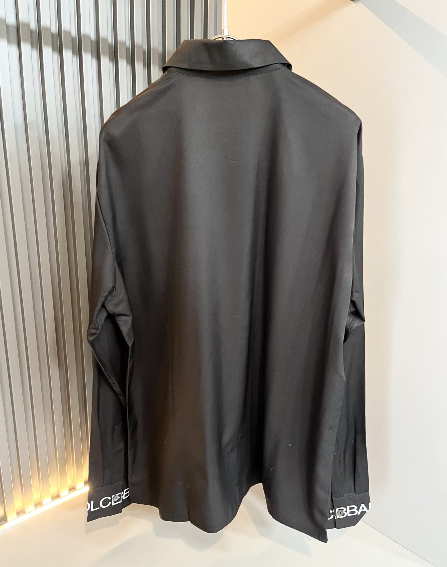 Dolce&Gabba*a 杜嘉*纳2025春夏新款男女同款👫衬衣，专柜同步发售！定制专属丝绸棉面料，胸