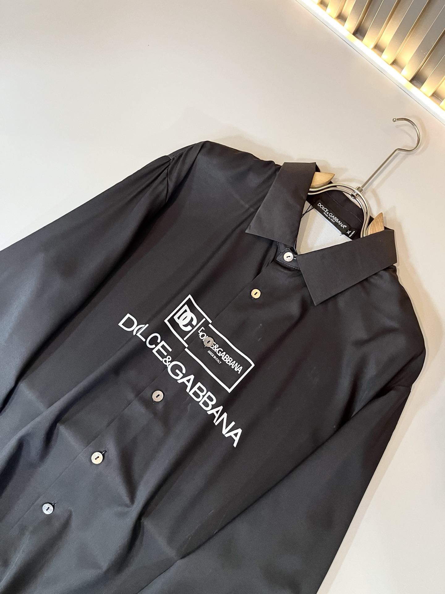 Dolce&Gabba*a 杜嘉*纳2025春夏新款男女同款👫衬衣，专柜同步发售！定制专属丝绸棉面料，胸