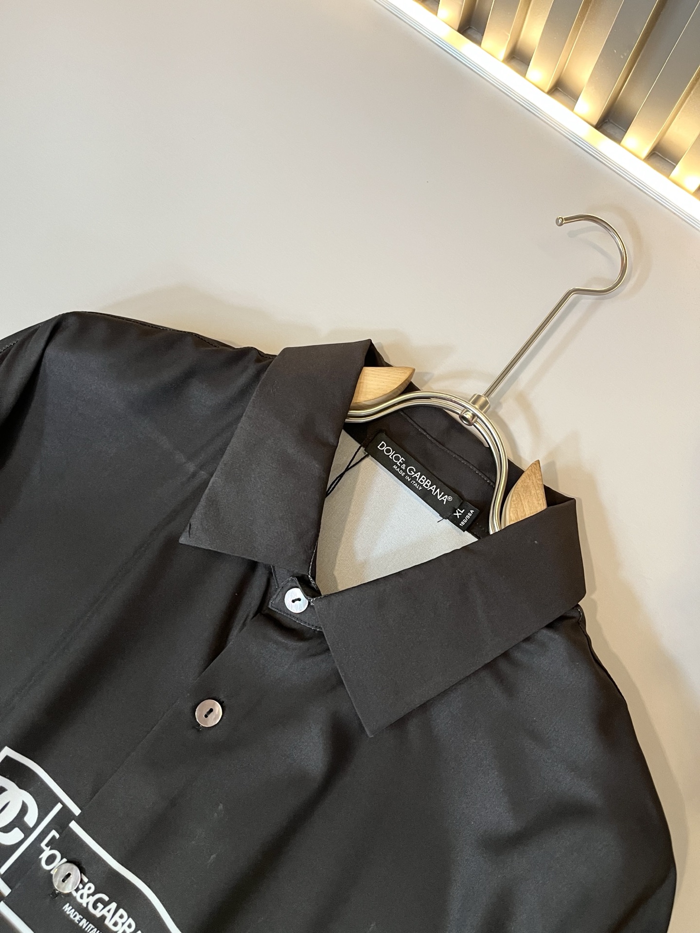 Dolce&Gabba*a 杜嘉*纳2025春夏新款男女同款👫衬衣，专柜同步发售！定制专属丝绸棉面料，胸