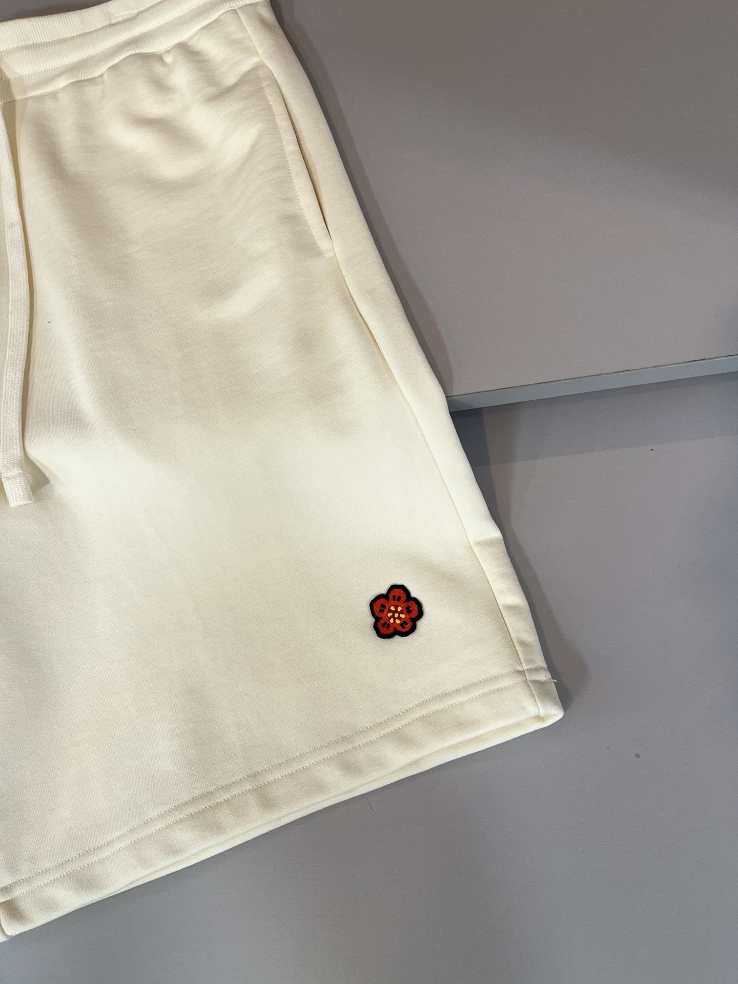 KENZ*高田*三 2025春夏新品男女同款👫短裤，传承经典著作改良后的新品更加的具有立体感官，裤腿lo