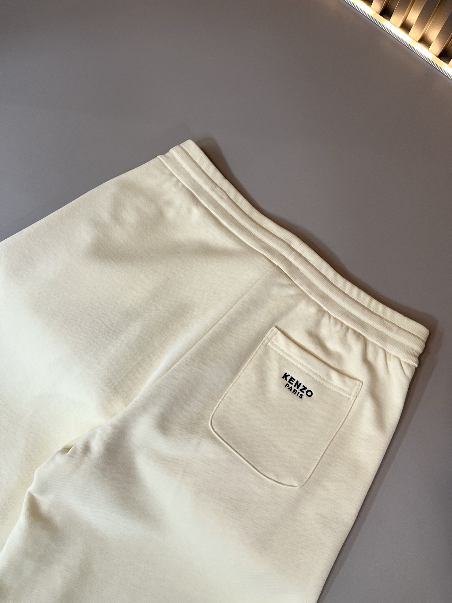 KENZ*高田*三 2025春夏新品男女同款👫短裤，传承经典著作改良后的新品更加的具有立体感官，裤腿lo