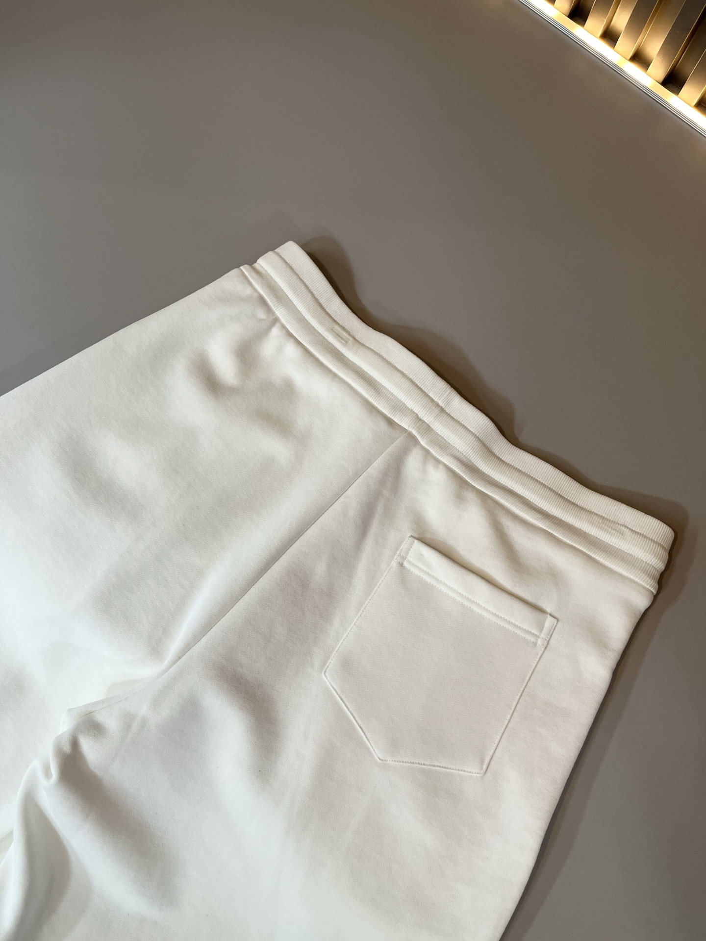 KENZ*高田*三 2025春夏新品男女同款👫短裤，传承经典著作改良后的新品更加的具有立体感官，裤腿lo