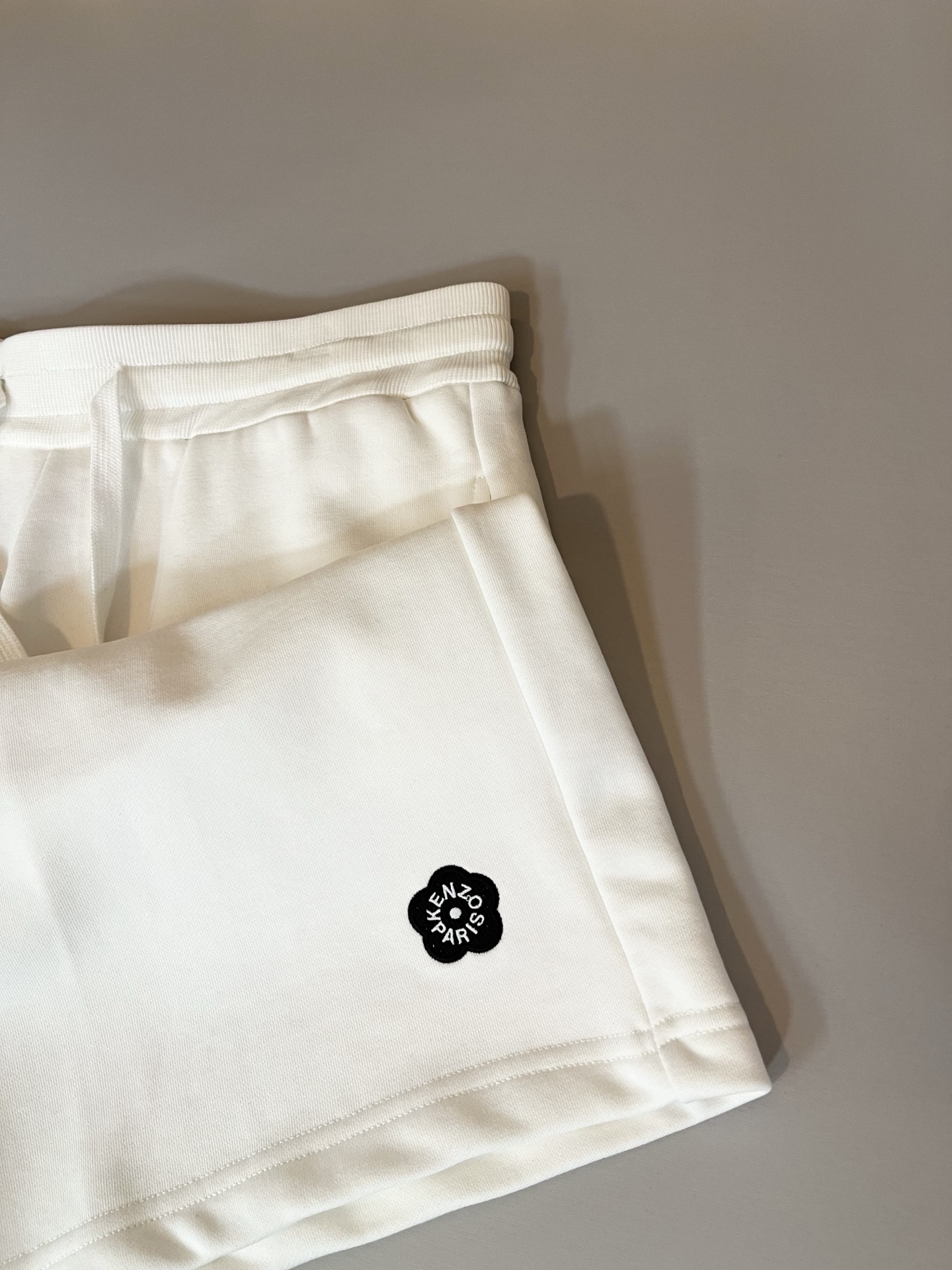 KENZ*高田*三 2025春夏新品男女同款👫短裤，传承经典著作改良后的新品更加的具有立体感官，裤腿lo