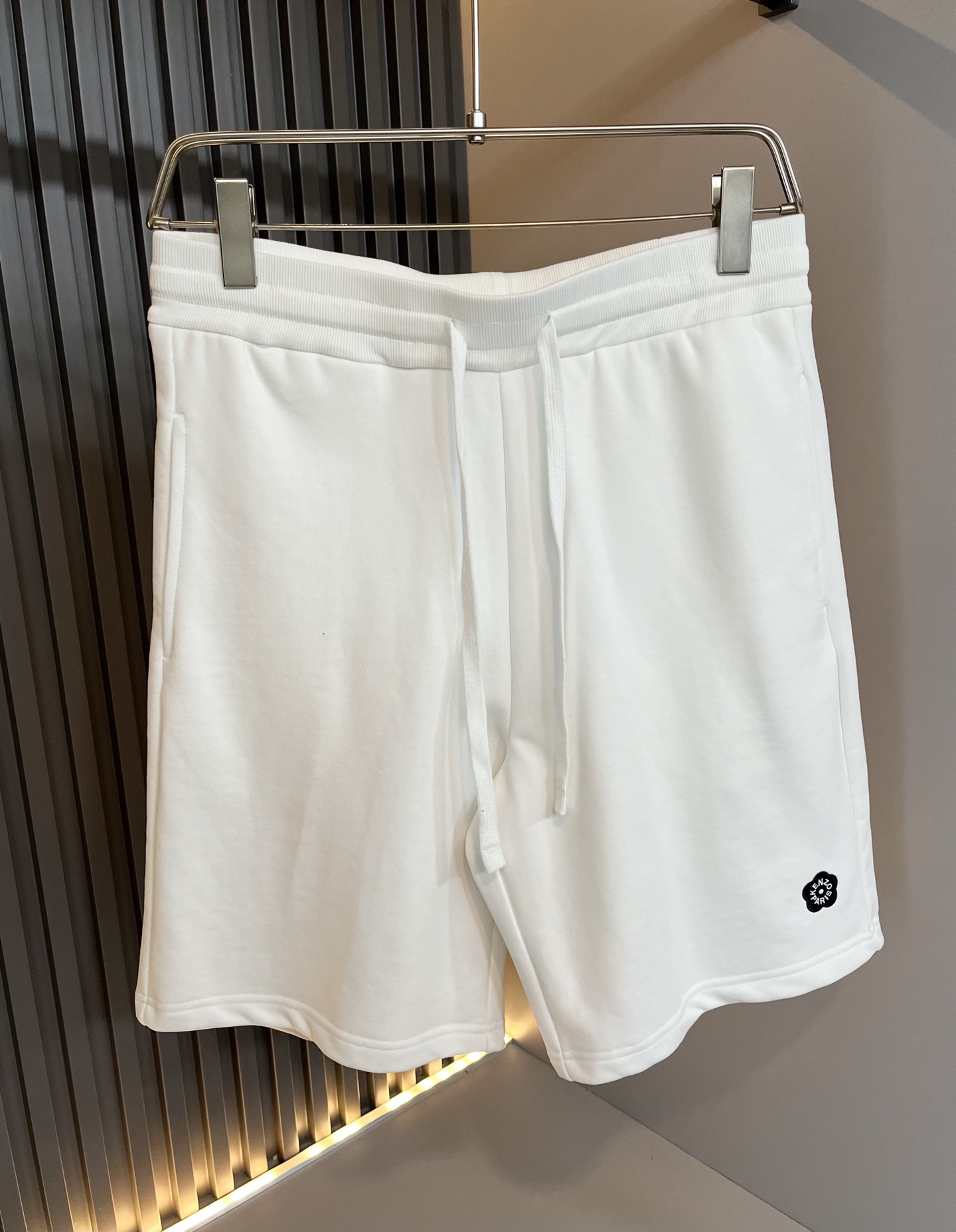 KENZ*高田*三 2025春夏新品男女同款👫短裤，传承经典著作改良后的新品更加的具有立体感官，裤腿lo