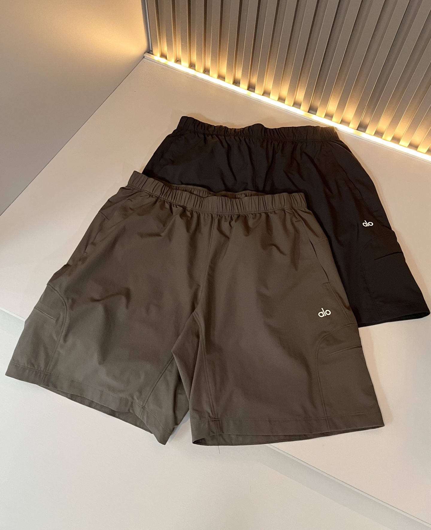 Alo 2025春夏新款男士休闲短裤，高端品质之选……一款休闲裤兼备的百搭裤装，也是男士衣橱里不可缺少的