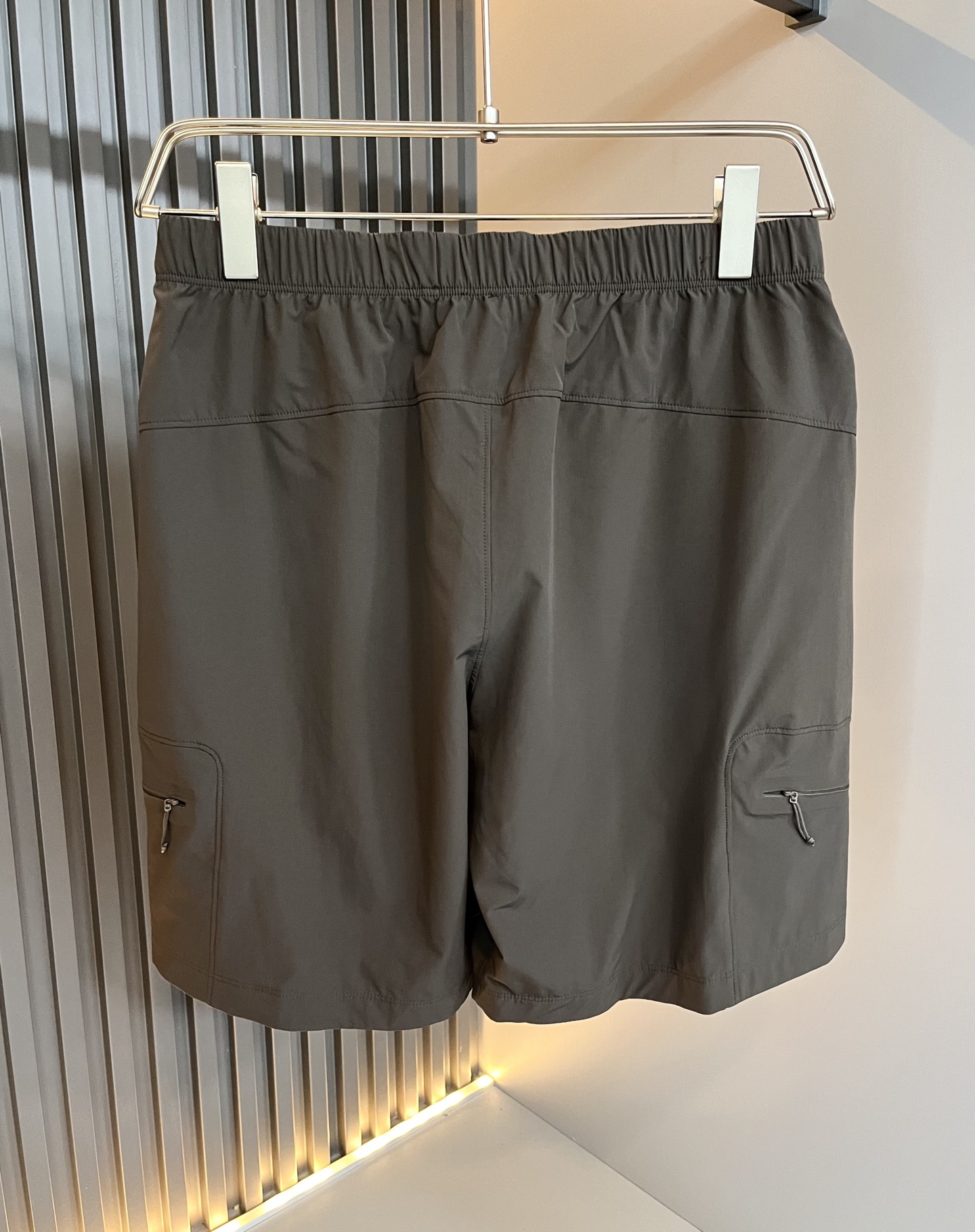 Alo 2025春夏新款男士休闲短裤，高端品质之选……一款休闲裤兼备的百搭裤装，也是男士衣橱里不可缺少的