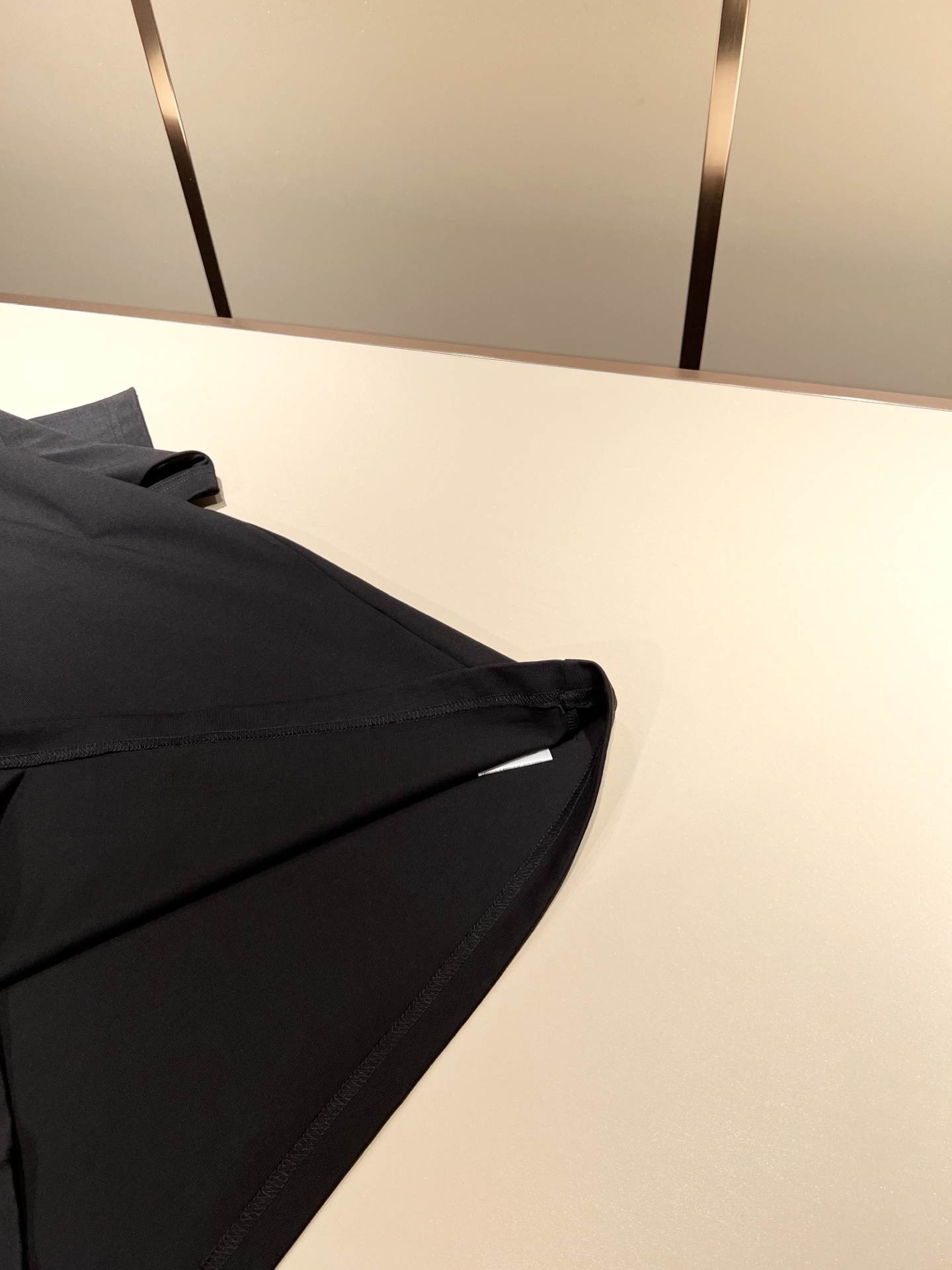   Acne Studi*os2025春夏新款男女同款👫短袖T恤，专柜同步发售！定制专属洗水纯棉面料，定