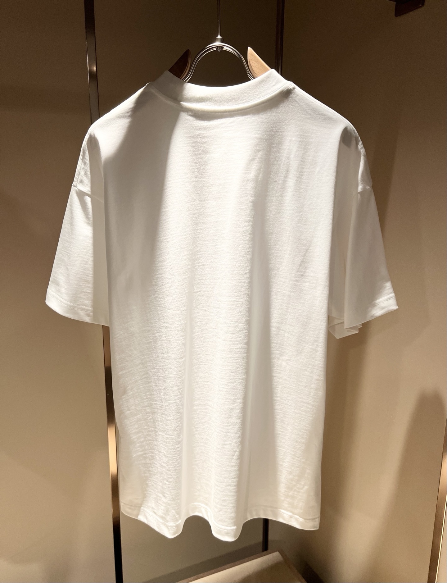   Acne Studi*os2025春夏新款男女同款👫短袖T恤，专柜同步发售！定制专属洗水纯棉面料，定