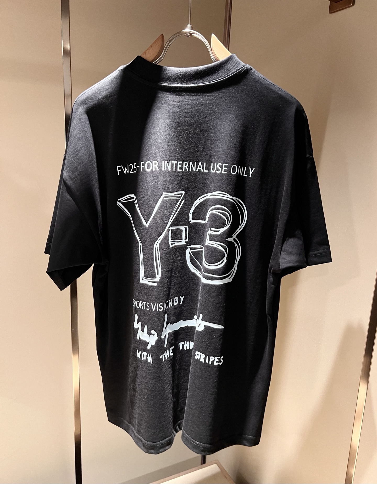  Y- 3山本*耀司 2025春夏新品男女同款👫做旧洗水短袖T恤 ，一面料上身舒适感非常好。炸街必须要拥