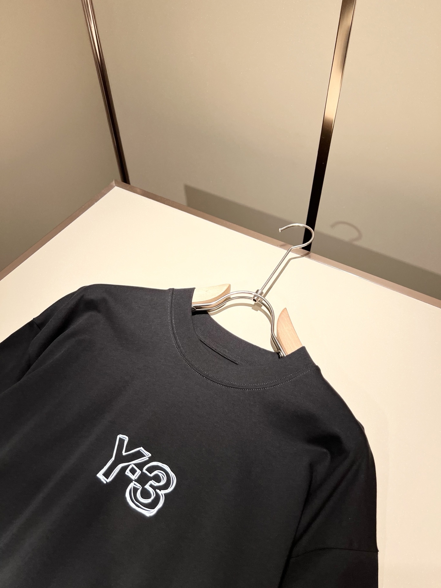  Y- 3山本*耀司 2025春夏新品男女同款👫做旧洗水短袖T恤 ，一面料上身舒适感非常好。炸街必须要拥