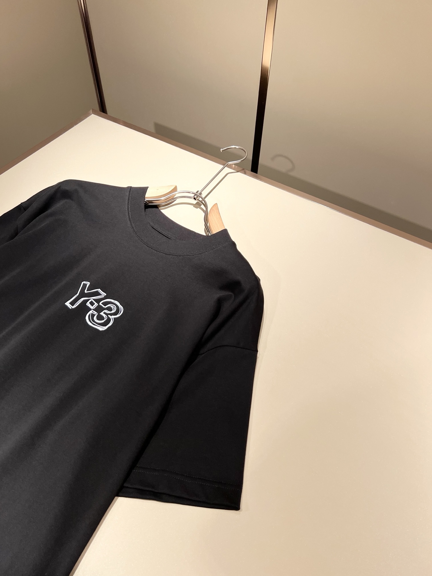  Y- 3山本*耀司 2025春夏新品男女同款👫做旧洗水短袖T恤 ，一面料上身舒适感非常好。炸街必须要拥