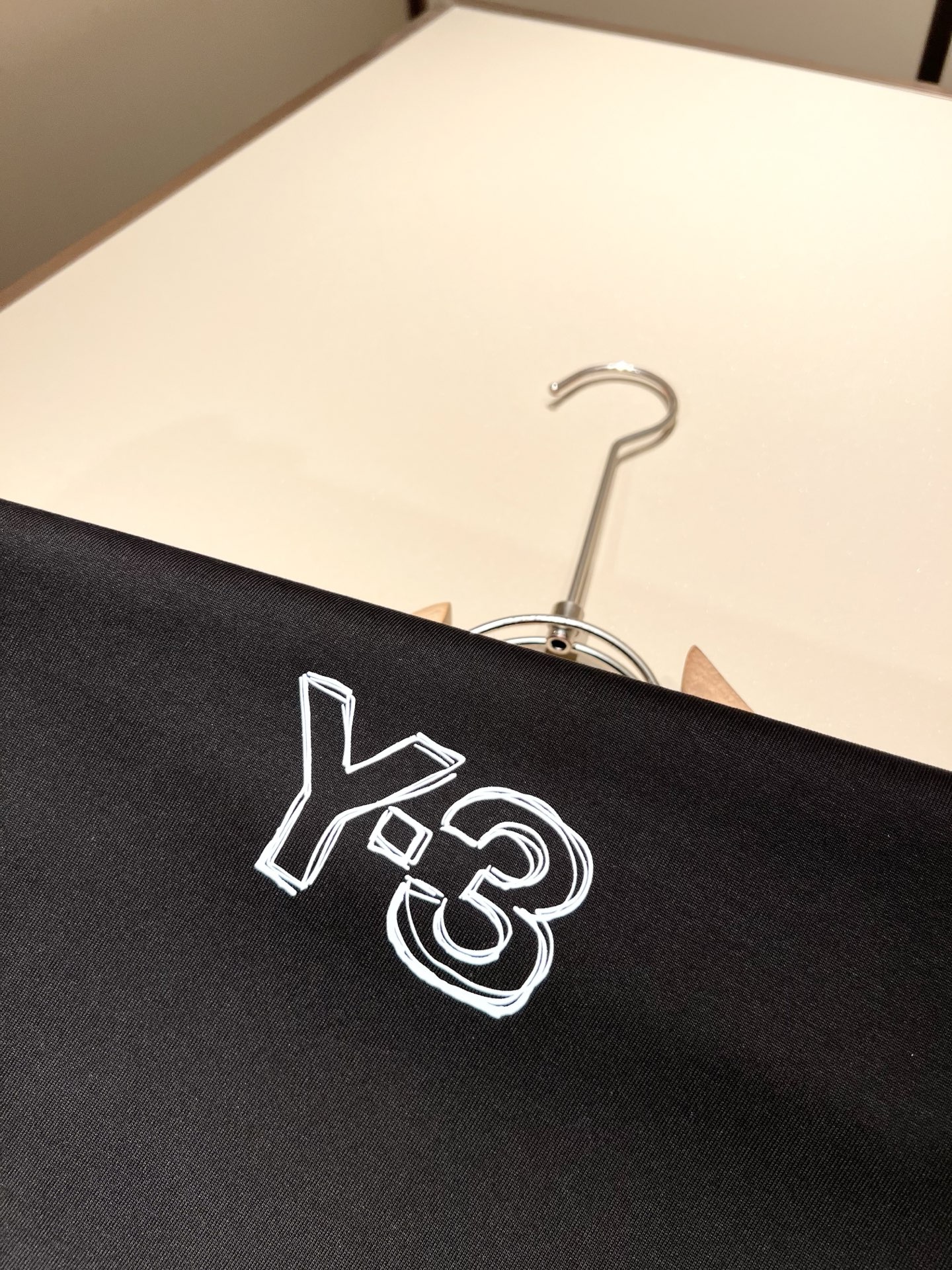  Y- 3山本*耀司 2025春夏新品男女同款👫做旧洗水短袖T恤 ，一面料上身舒适感非常好。炸街必须要拥