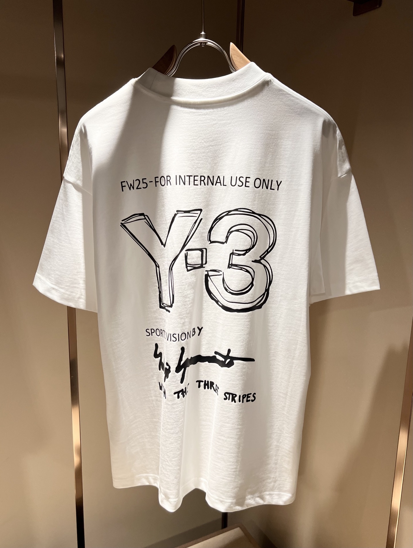  Y- 3山本*耀司 2025春夏新品男女同款👫做旧洗水短袖T恤 ，一面料上身舒适感非常好。炸街必须要拥