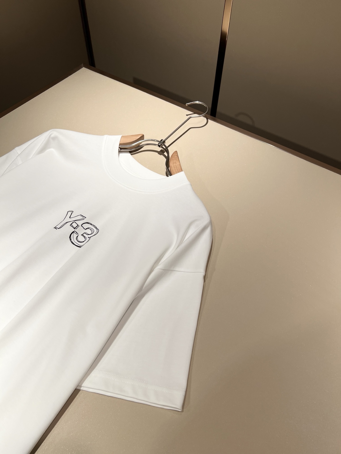  Y- 3山本*耀司 2025春夏新品男女同款👫做旧洗水短袖T恤 ，一面料上身舒适感非常好。炸街必须要拥