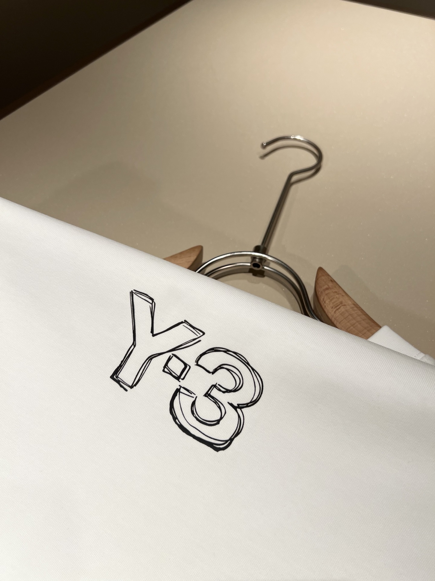  Y- 3山本*耀司 2025春夏新品男女同款👫做旧洗水短袖T恤 ，一面料上身舒适感非常好。炸街必须要拥