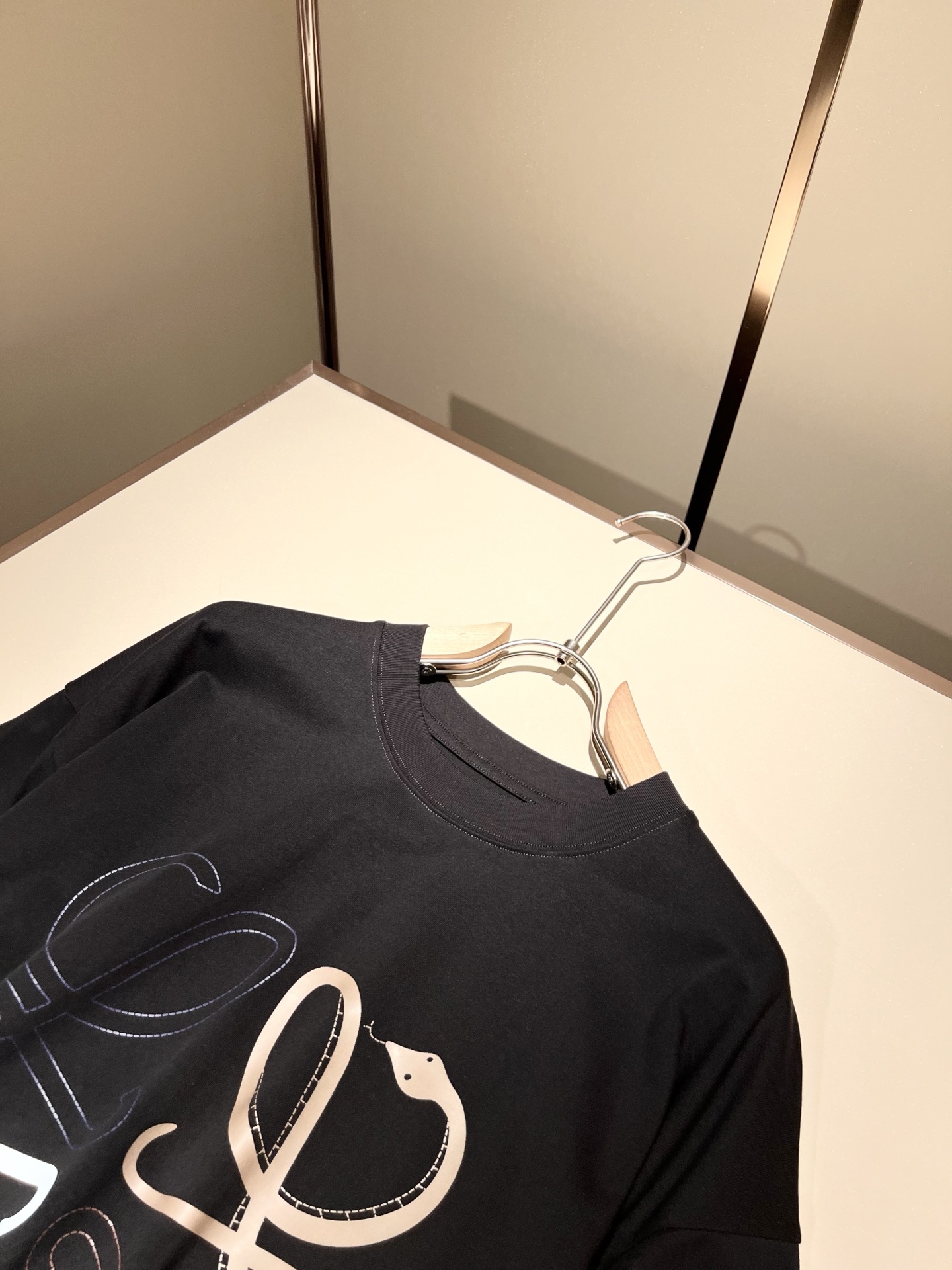  LOE*WE罗*威 2025春夏新款男女同款👫短袖T恤，意大利原厂订单渠道，极具个性高级风，标志log