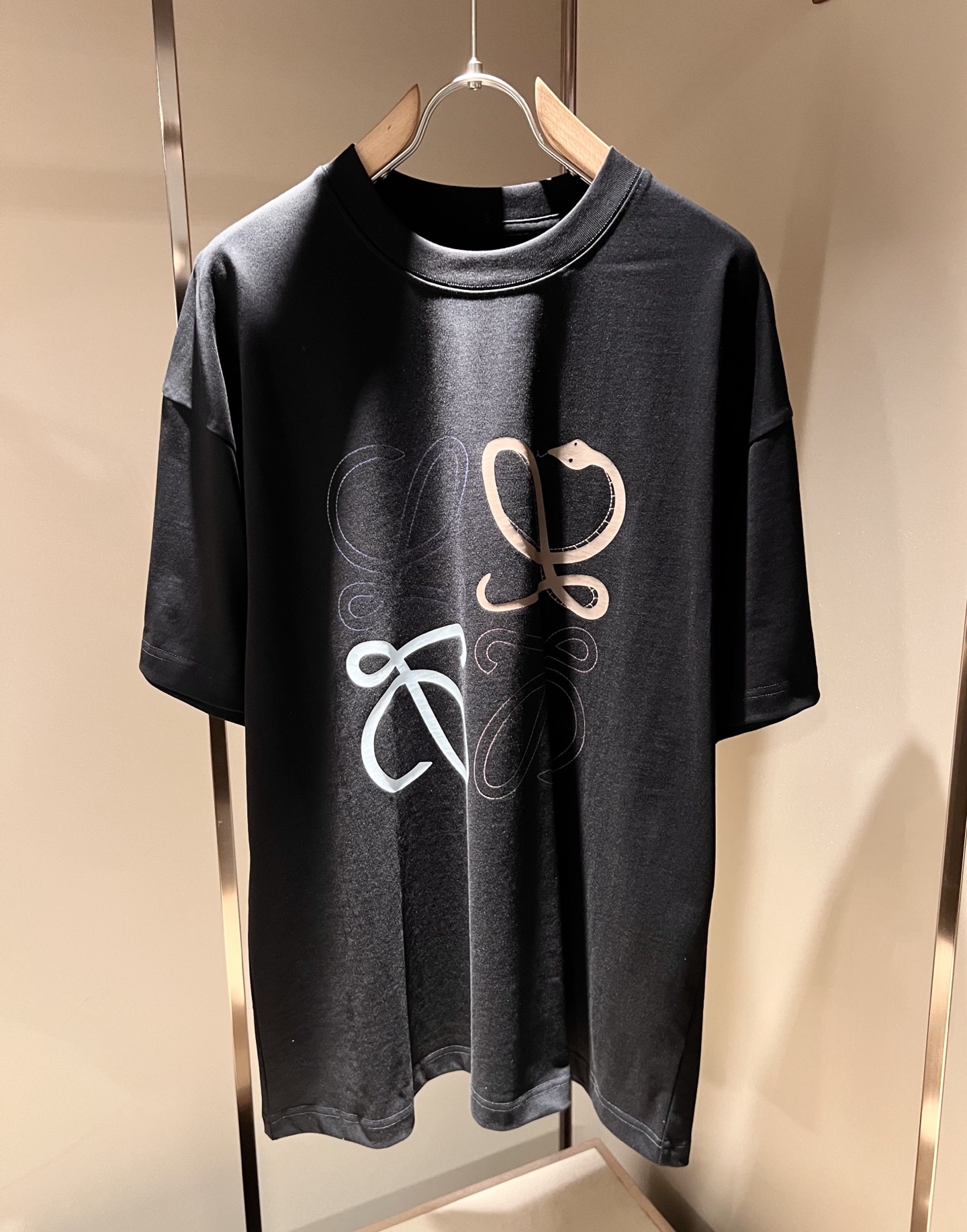  LOE*WE罗*威 2025春夏新款男女同款👫短袖T恤，意大利原厂订单渠道，极具个性高级风，标志log