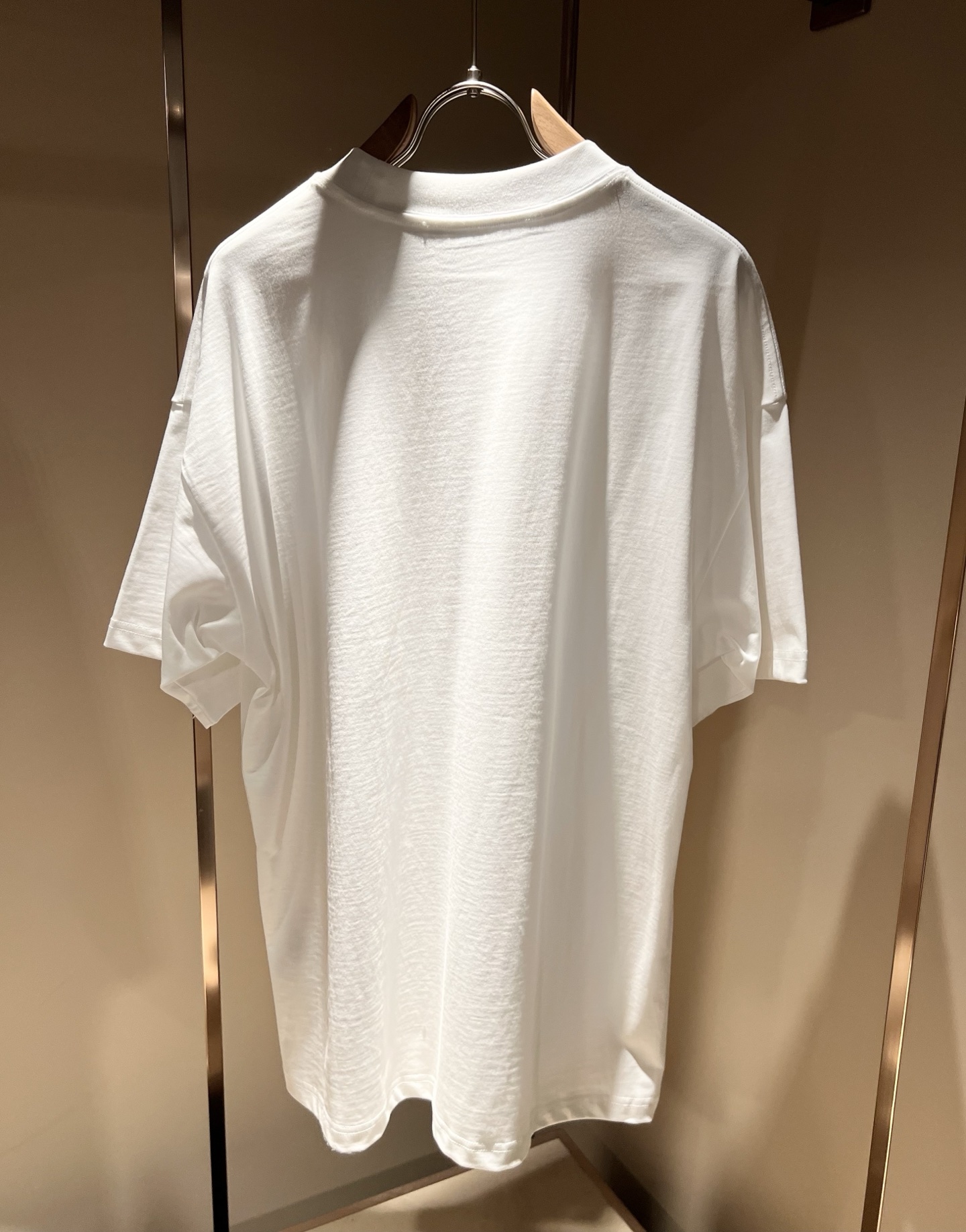  LOE*WE罗*威 2025春夏新款男女同款👫短袖T恤，意大利原厂订单渠道，极具个性高级风，标志log