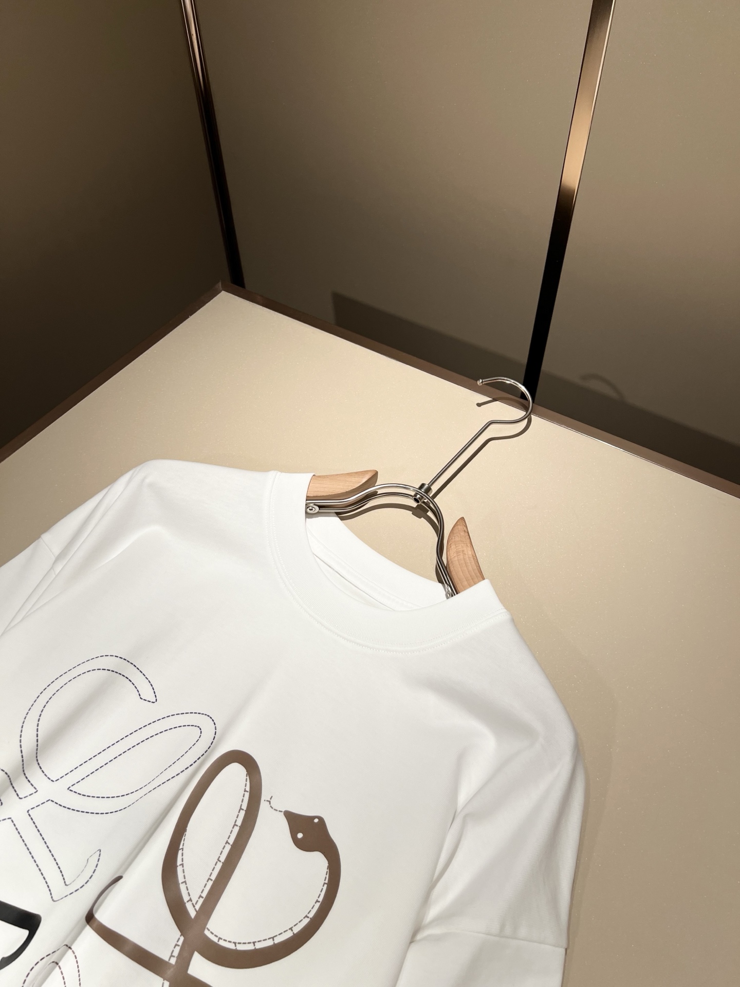  LOE*WE罗*威 2025春夏新款男女同款👫短袖T恤，意大利原厂订单渠道，极具个性高级风，标志log