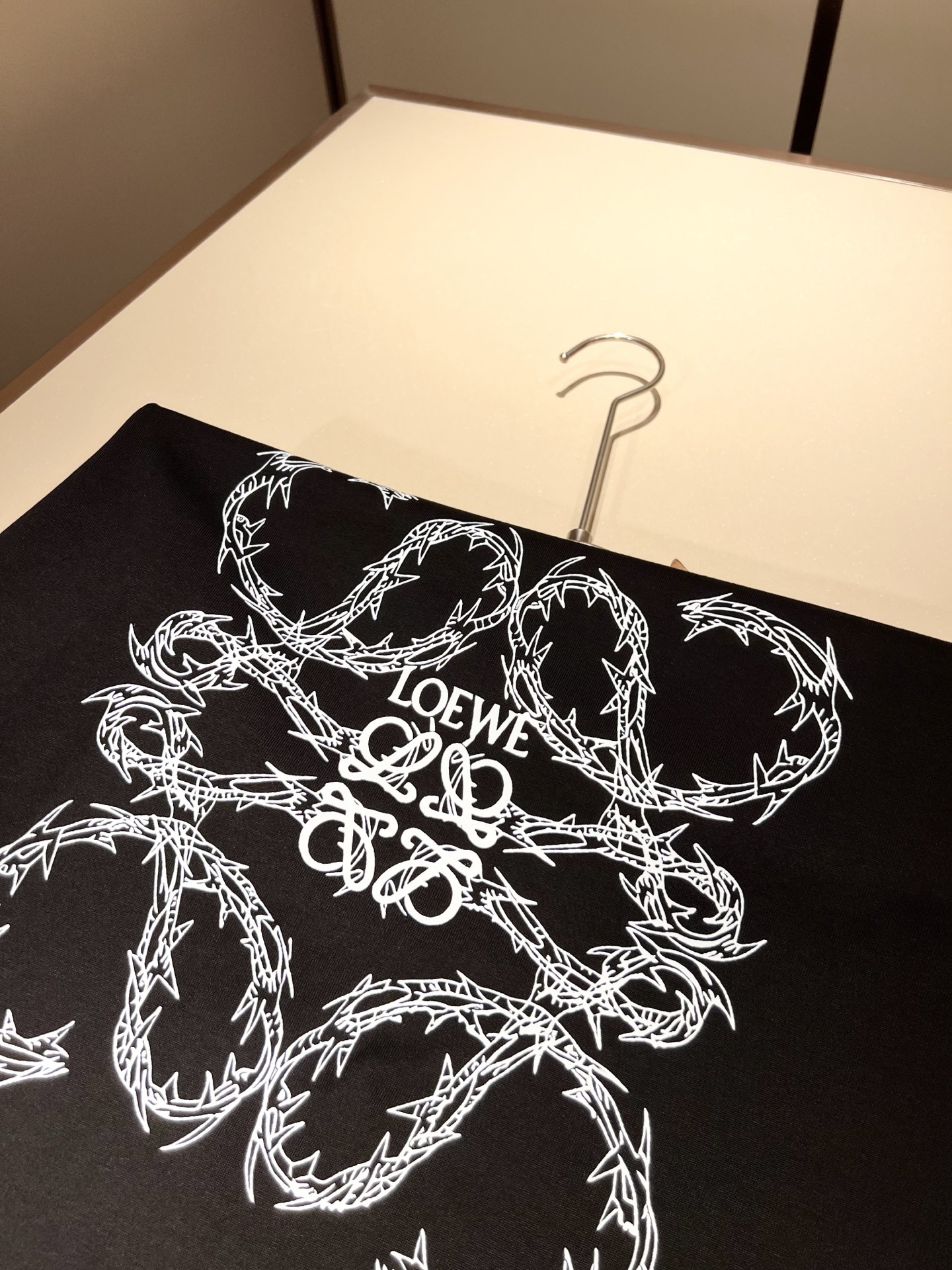  LOE*WE罗*威 2025春夏新款男女同款👫短袖T恤，意大利原厂订单渠道，极具个性高级风，标志log