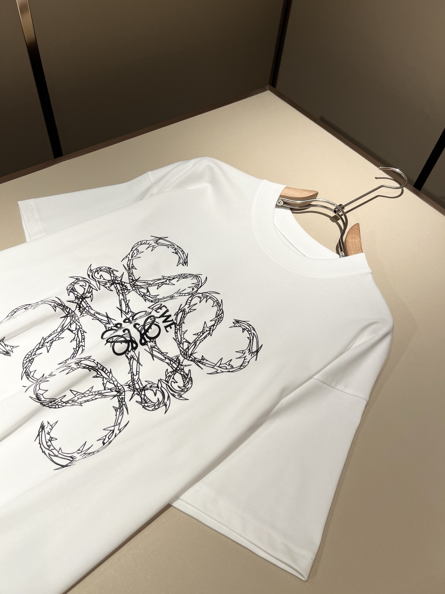  LOE*WE罗*威 2025春夏新款男女同款👫短袖T恤，意大利原厂订单渠道，极具个性高级风，标志log