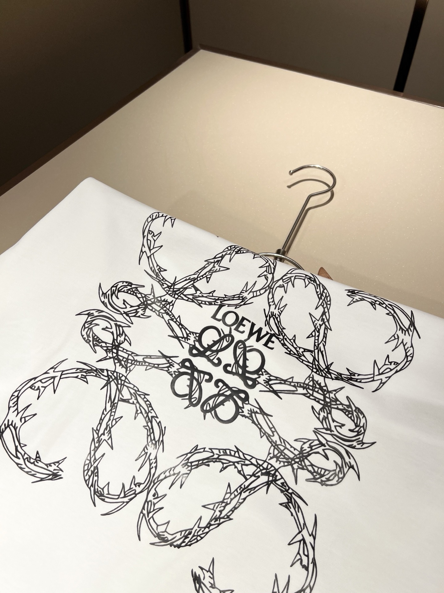  LOE*WE罗*威 2025春夏新款男女同款👫短袖T恤，意大利原厂订单渠道，极具个性高级风，标志log