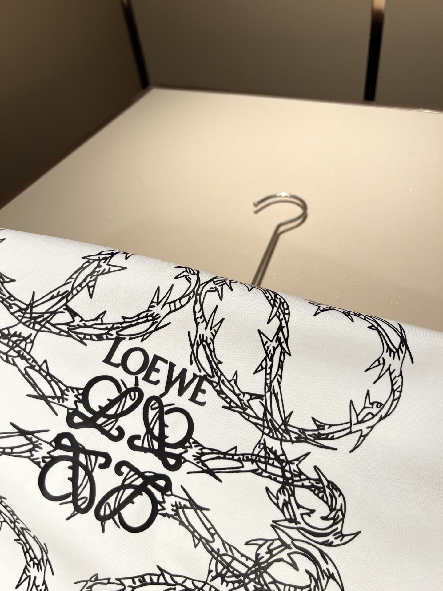  LOE*WE罗*威 2025春夏新款男女同款👫短袖T恤，意大利原厂订单渠道，极具个性高级风，标志log